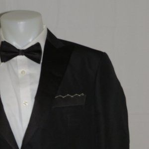 Domenico Vacca Solid Black Sharkskin Peak Lapel Two Button Tuxedo 44R NWT